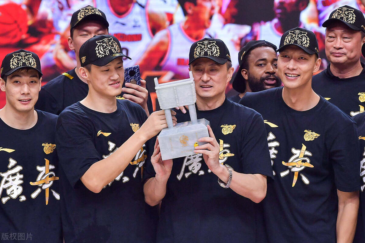 海星直播-关于足总杯赛程吃紧；广东宏远赛后官宣签约；管理层满意；轮换策略被讨论的信息