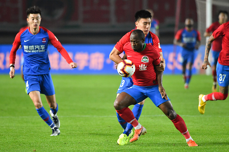 海星直播- 转折点意大利国家队更衣室发声，中超今夜攻防权衡，球迷炸锅，身体对抗强度拉满